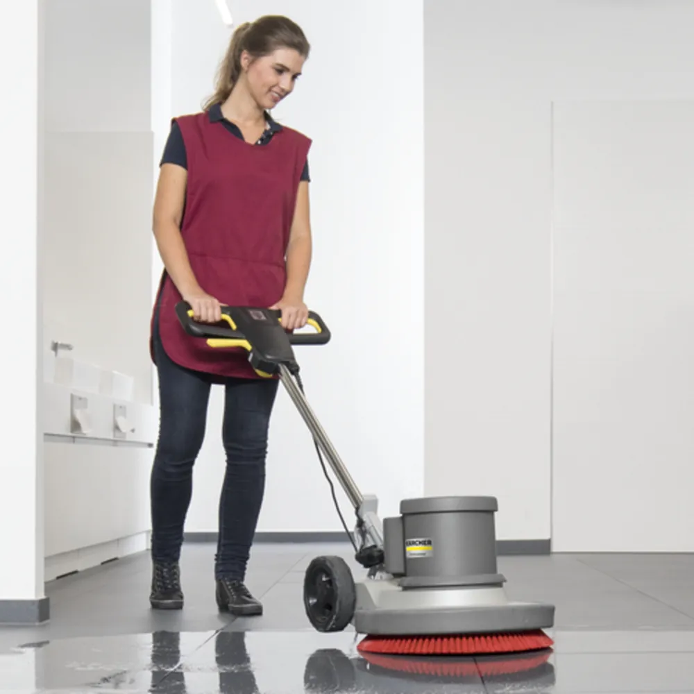 Máy chà sàn đơn Karcher BDS 43/150 C Classic with tank – Vận hành đơn giản