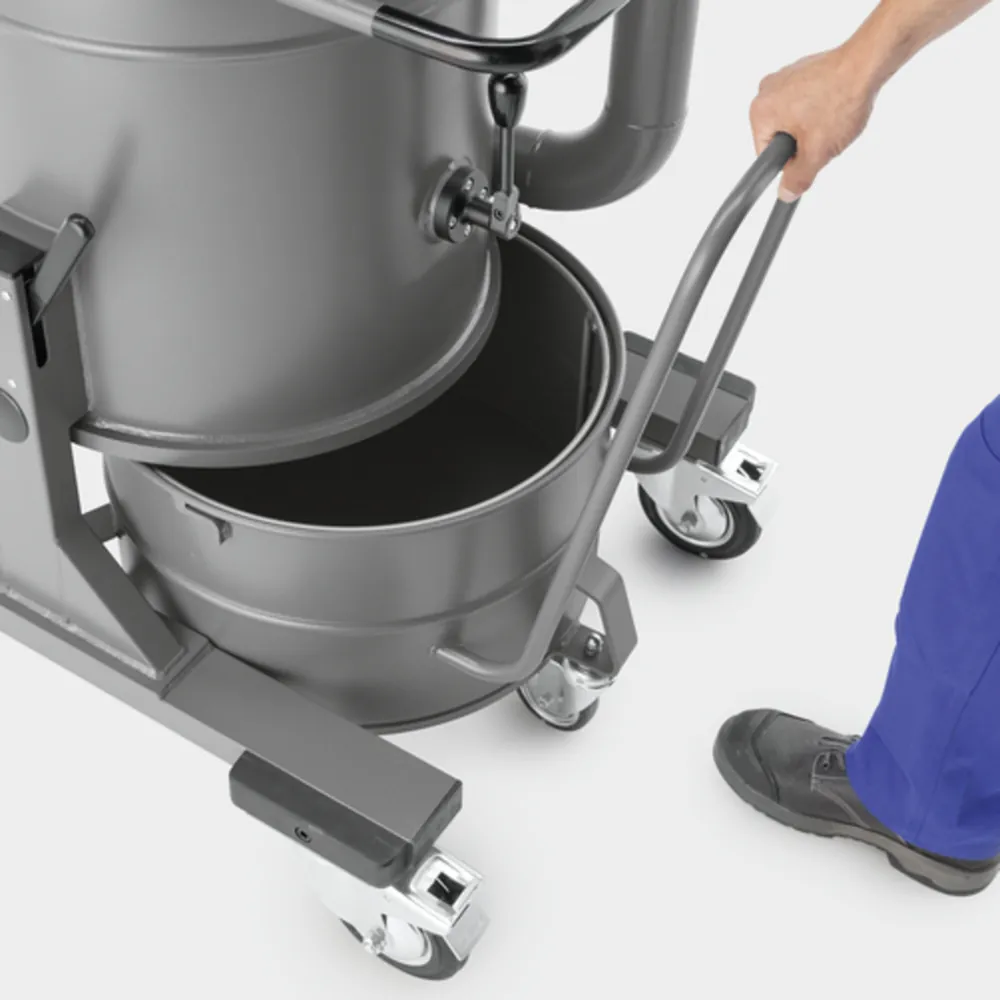 Máy hút bụi Karcher RE D – Làm trống đơn giản và an toàn mà không cần tháo đầu ổ đĩa