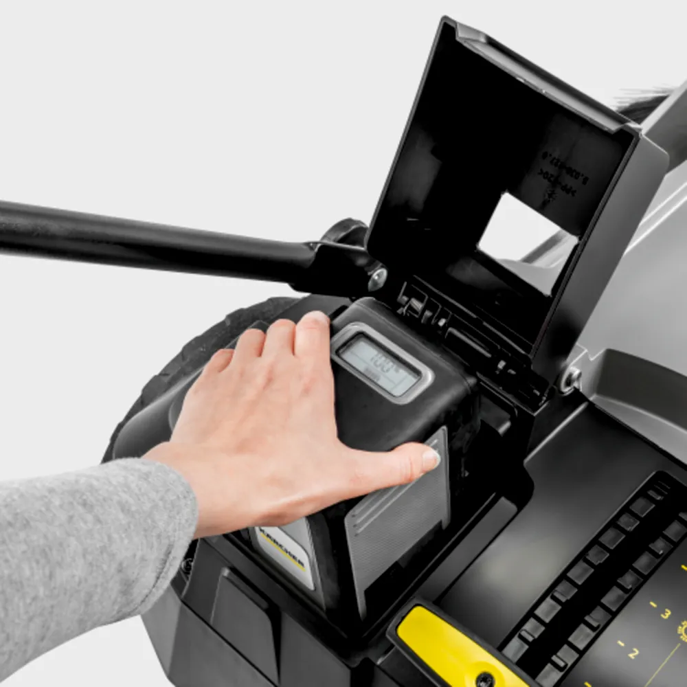 Xe quét và máy quét hút đẩy tay Karcher KM 70/30 C Bp Anniversary Edition – Pin lithium-ion có thể thay thế